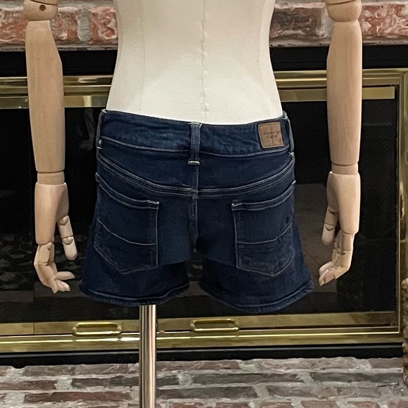 American Eagle high rise dark wash blue jean shorts / 00 / Excellent condition - Picture 10 of 17
